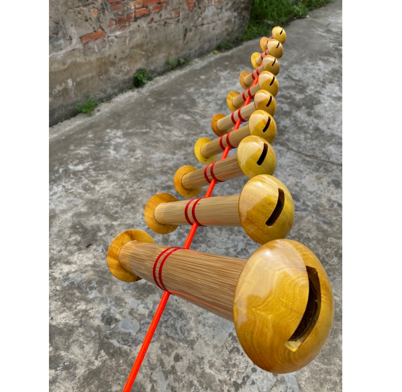 9- Chamber Kite Flute for Kites, Extremely Loud Sound - Vietnamese Folk Handicraft